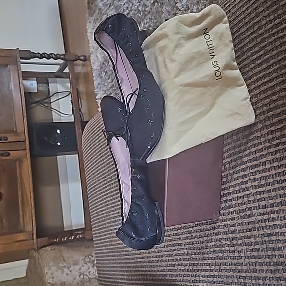 I not longer wear this size shoe. - Picture 2 of 5